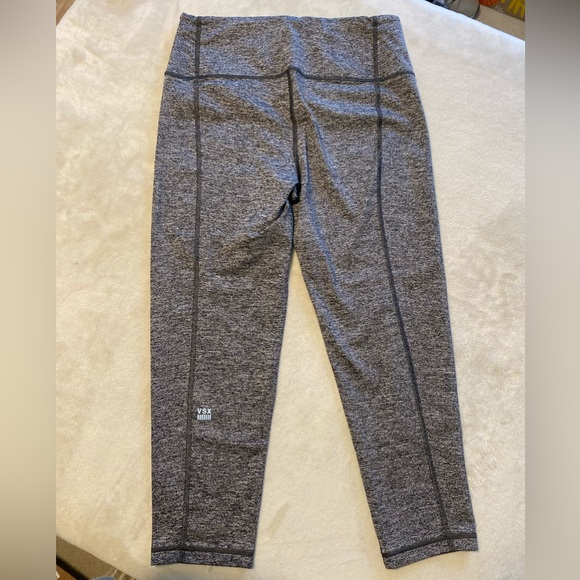 NWOT Womens Victoria’s Secret Sport Capri Leggings - Picture 4 of 5